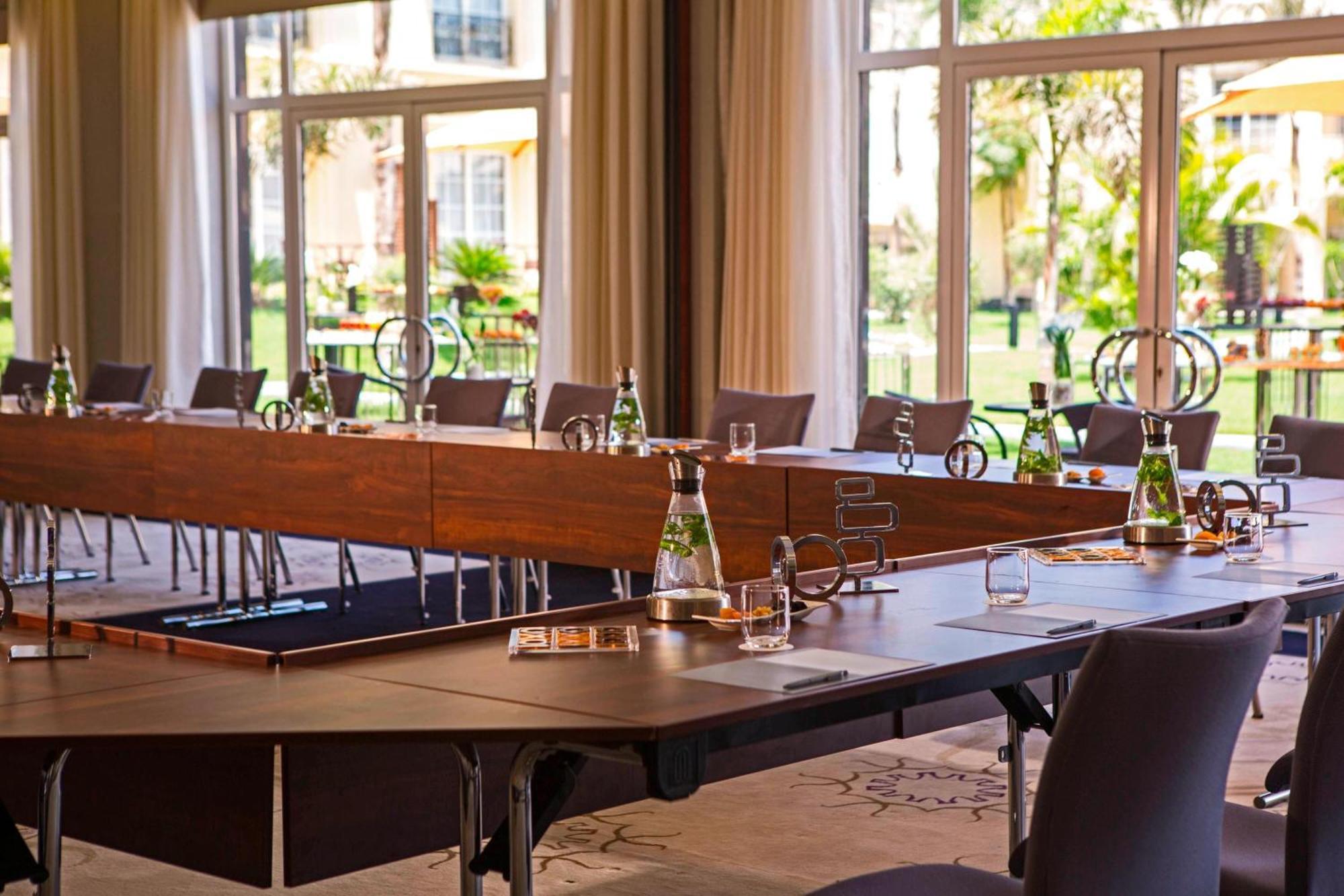 Renaissance Cairo Mirage City Hotel Exterior foto Meeting room